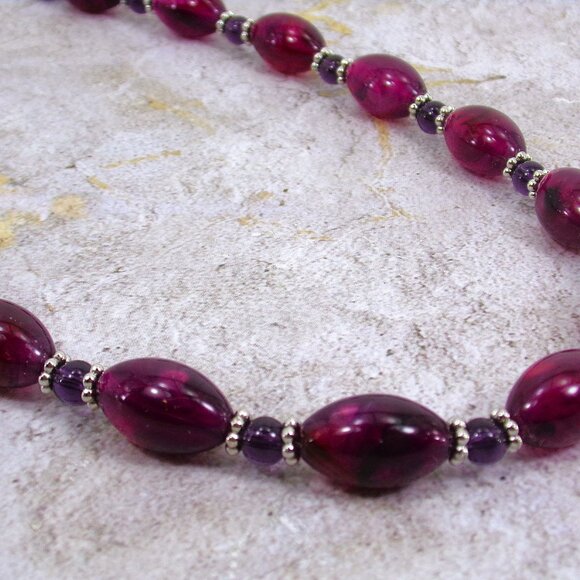 Purple bead necklace with tube shape purple beads and round purple glass beads - Picture 4 of 8